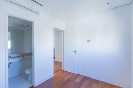 Apartamento à venda com 82m², 3 quartos e 2 vagasSuíte