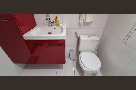 Casa à venda com 255m², 4 quartos e 4 vagas Casa à venda com 255m², 4 quartos e 4 vagasBanheiro Social