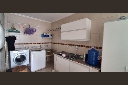 Casa à venda com 255m², 4 quartos e 4 vagas Casa à venda com 255m², 4 quartos e 4 vagasÁrea de Serviço