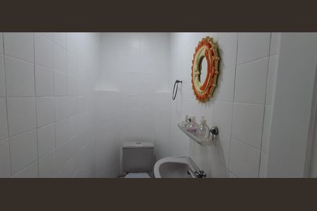 Casa à venda com 255m², 4 quartos e 4 vagas Casa à venda com 255m², 4 quartos e 4 vagasLavabo