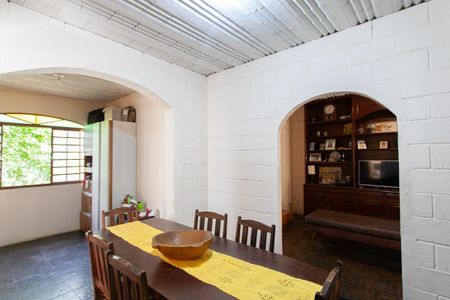 Sala 3 de casa à venda com 2 quartos, 720m² em Santa Monica, Belo Horizonte