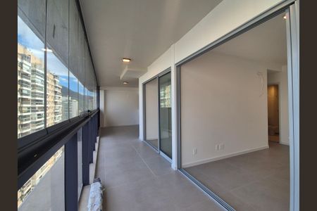 Apartamento à venda com 80m², 2 quartos e 1 vagaVaranda 