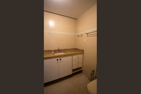 Apartamento para alugar com 185m², 5 quartos e 3 vagasBanheiro Social