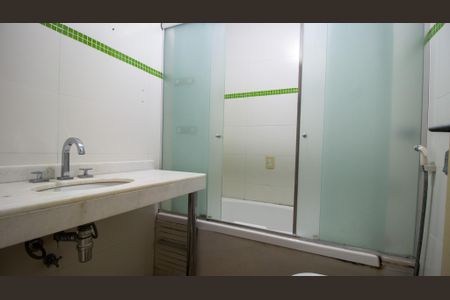 Apartamento para alugar com 185m², 5 quartos e 3 vagasBanheiro da Suíte 2