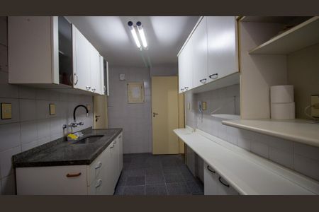Apartamento para alugar com 185m², 5 quartos e 3 vagasCozinha e Área de Serviço