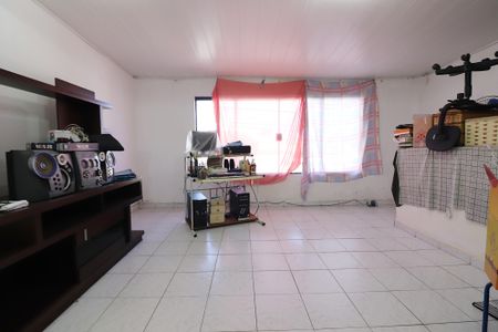 Casa à venda com 214m², 2 quartos e 2 vagasSala