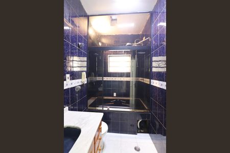 Casa à venda com 214m², 2 quartos e 2 vagasBanheiro Social