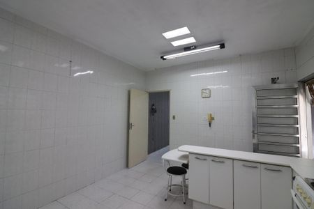 Casa à venda com 214m², 2 quartos e 2 vagasCozinha