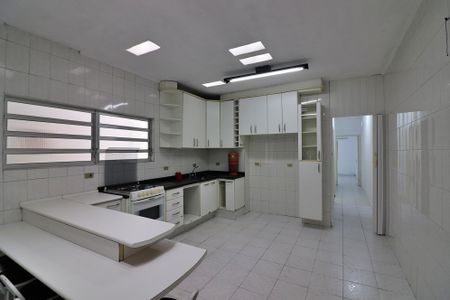 Casa à venda com 214m², 2 quartos e 2 vagasCozinha