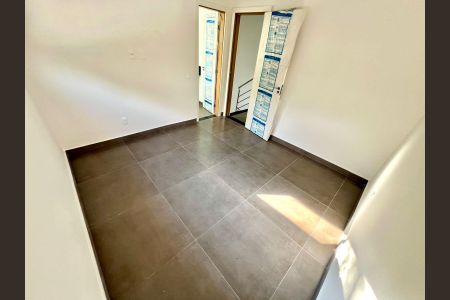 Casa à venda com 90m², 3 quartos e 2 vagas Casa à venda com 90m², 3 quartos e 2 vagasQuarto 3 - Suíte