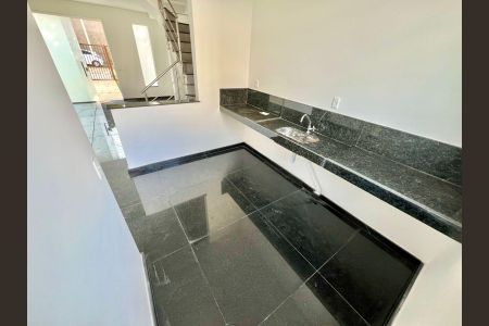 Casa à venda com 90m², 3 quartos e 2 vagas Casa à venda com 90m², 3 quartos e 2 vagasCozinha