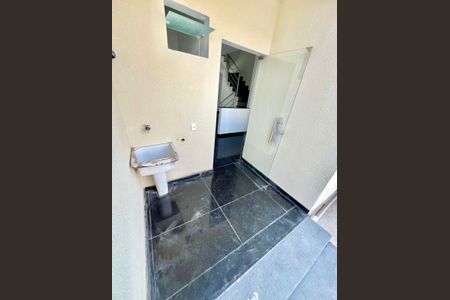 Casa à venda com 90m², 3 quartos e 2 vagas Casa à venda com 90m², 3 quartos e 2 vagasÁrea de Serviço