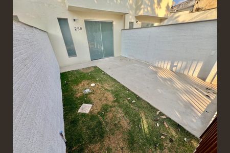 Casa à venda com 90m², 3 quartos e 2 vagas Casa à venda com 90m², 3 quartos e 2 vagasGaragem