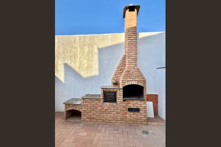 Casa à venda com 90m², 3 quartos e 2 vagas Casa à venda com 90m², 3 quartos e 2 vagasÁrea Externa - Fundos