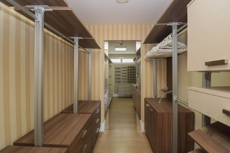 Apartamento para alugar com 349m², 3 quartos e 1 vagaCloset da Suíte 3