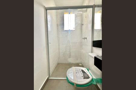 Casa à venda com 90m², 3 quartos e 2 vagas Casa à venda com 90m², 3 quartos e 2 vagasBanheiro da Suíte