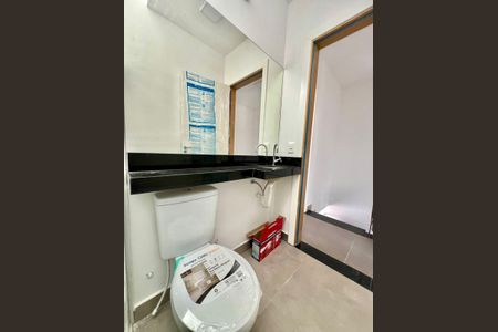 Casa à venda com 90m², 3 quartos e 2 vagas Casa à venda com 90m², 3 quartos e 2 vagasBanheiro Social