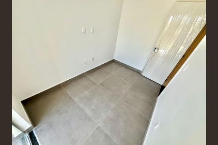 Casa à venda com 90m², 3 quartos e 2 vagas Casa à venda com 90m², 3 quartos e 2 vagasQuarto