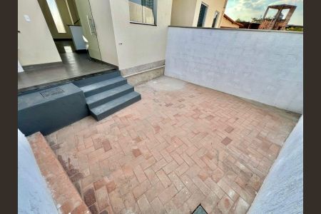 Casa à venda com 90m², 3 quartos e 2 vagas Casa à venda com 90m², 3 quartos e 2 vagasÁrea Externa - Fundos