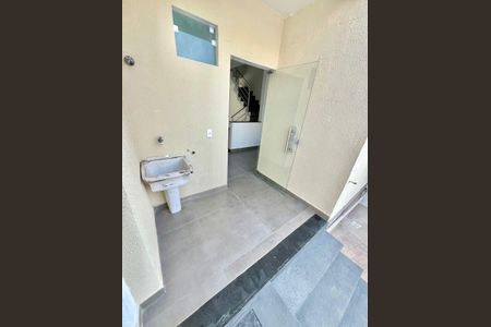 Casa à venda com 90m², 3 quartos e 2 vagas Casa à venda com 90m², 3 quartos e 2 vagasÁrea de Serviço