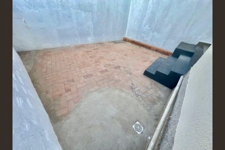 Casa à venda com 90m², 3 quartos e 2 vagas Casa à venda com 90m², 3 quartos e 2 vagasÁrea Externa - Fundos