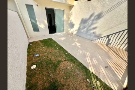 Casa à venda com 90m², 3 quartos e 2 vagas Casa à venda com 90m², 3 quartos e 2 vagasGaragem