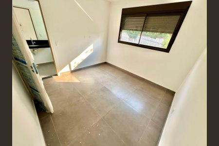 Casa à venda com 90m², 3 quartos e 2 vagas Casa à venda com 90m², 3 quartos e 2 vagasSuíte