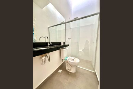 Casa à venda com 90m², 3 quartos e 2 vagas Casa à venda com 90m², 3 quartos e 2 vagasBanheiro Social