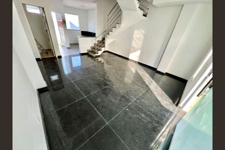 Sala de casa à venda com 3 quartos, 90m² em Santa Branca, Belo Horizonte