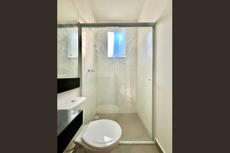 Casa à venda com 90m², 3 quartos e 2 vagas Casa à venda com 90m², 3 quartos e 2 vagasBanheiro da Suíte