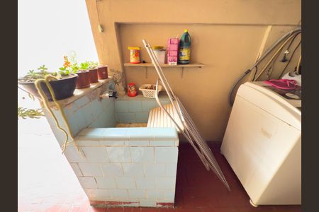 Casa à venda com 260m², 2 quartos e 1 vagaÁrea de Serviço