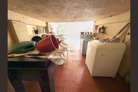 Casa à venda com 260m², 2 quartos e 1 vagaÁrea de Serviço