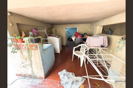 Casa à venda com 260m², 2 quartos e 1 vagaÁrea de Serviço