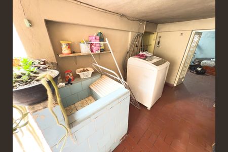 Casa à venda com 260m², 2 quartos e 1 vagaÁrea de Serviço