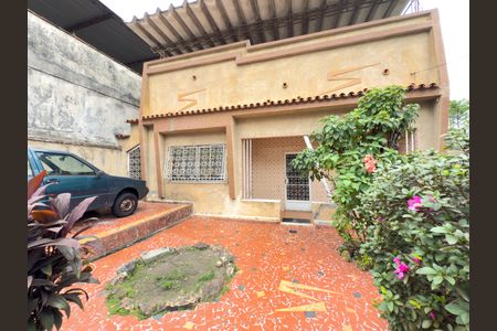 Casa à venda com 260m², 2 quartos e 1 vagaFachada