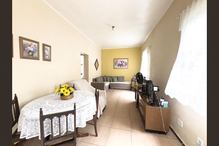 Casa à venda com 260m², 2 quartos e 1 vagaSala