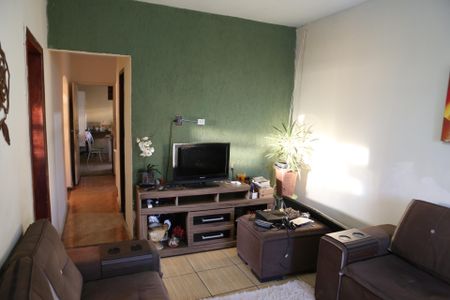 Casa à venda com 420m², 4 quartos e 7 vagasSala