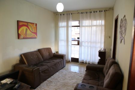 Sala de casa à venda com 4 quartos, 420m² em Água Branca, Contagem