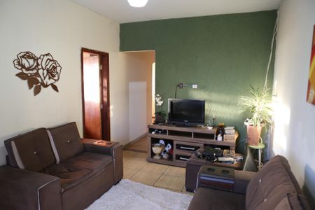 Sala de casa à venda com 4 quartos, 420m² em Água Branca, Contagem
