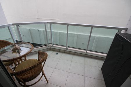 Apartamento à venda com 68m², 2 quartos e 1 vagaVaranda