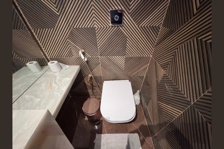 Casa à venda com 850m², 5 quartos e 6 vagasSuíte 5 - Banheiro