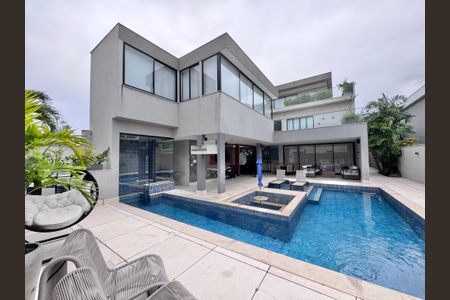 Casa à venda com 850m², 5 quartos e 6 vagasÁrea externa