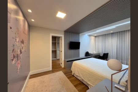 Casa à venda com 850m², 5 quartos e 6 vagasSuíte 2