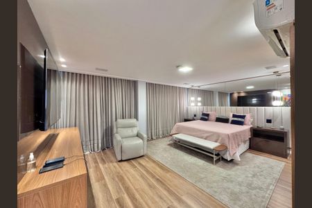 Casa à venda com 850m², 5 quartos e 6 vagasSuíte 1