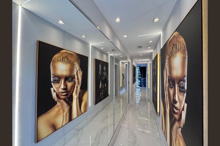 Casa à venda com 850m², 5 quartos e 6 vagasCorredor