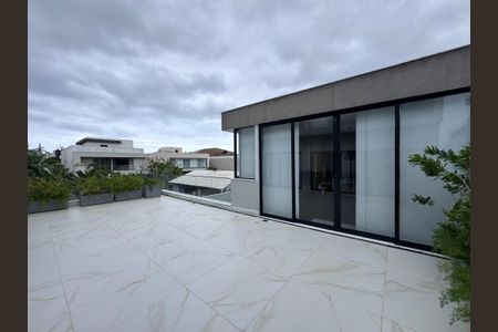 Casa à venda com 850m², 5 quartos e 6 vagasTerraço