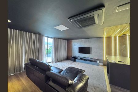 Casa à venda com 850m², 5 quartos e 6 vagasSala de TV