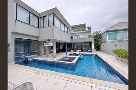 Casa à venda com 850m², 5 quartos e 6 vagasÁrea externa