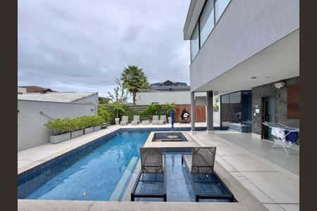 Casa à venda com 850m², 5 quartos e 6 vagasÁrea externa