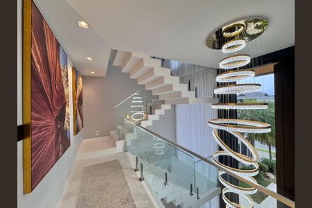 Casa à venda com 850m², 5 quartos e 6 vagasCorredor